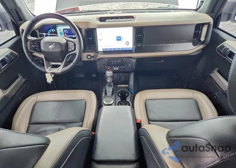 2023 Ford Bronco Base z USA, uszkodzony, nr VIN 1FMEE5DPXPLB14250